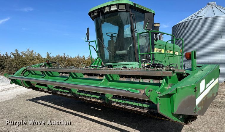 image for item NJ9391 2001 John Deere 4890 SP swather / windrower