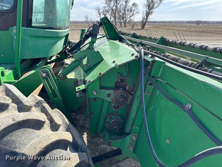 image for item NJ9391 2001 John Deere 4890 SP swather / windrower