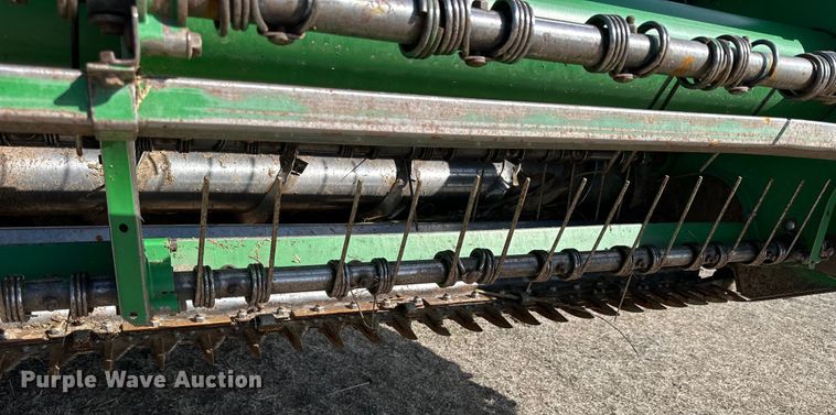 image for item NJ9391 2001 John Deere 4890 SP swather / windrower