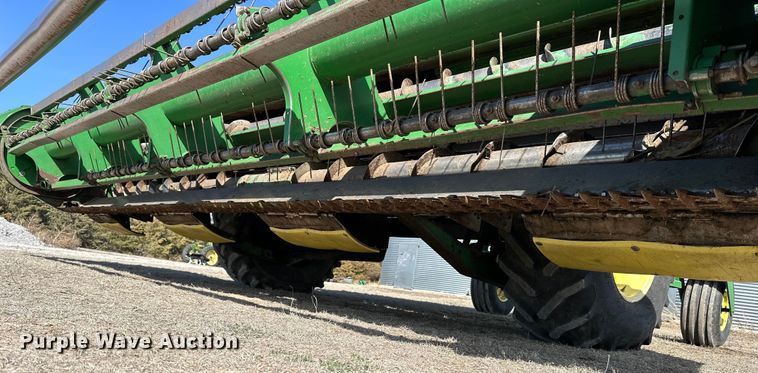 image for item NJ9391 2001 John Deere 4890 SP swather / windrower