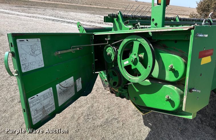 image for item NJ9391 2001 John Deere 4890 SP swather / windrower