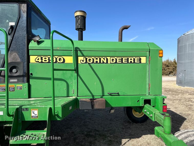 image for item NJ9391 2001 John Deere 4890 SP swather / windrower