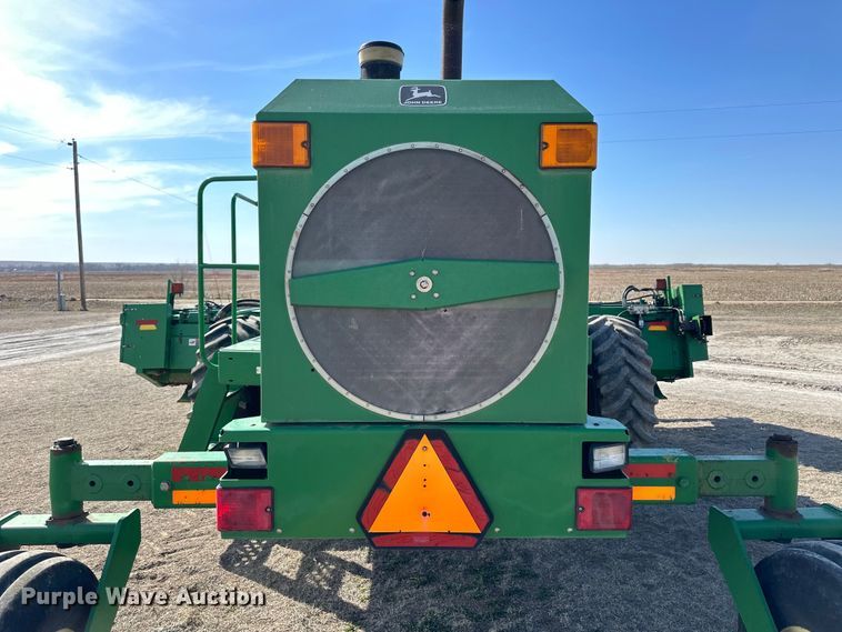 image for item NJ9391 2001 John Deere 4890 SP swather / windrower