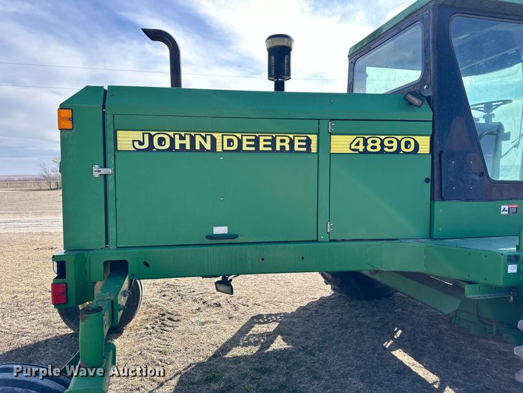 image for item NJ9391 2001 John Deere 4890 SP swather / windrower