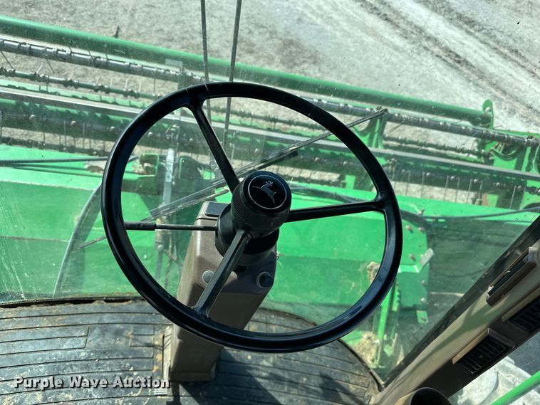 image for item NJ9391 2001 John Deere 4890 SP swather / windrower