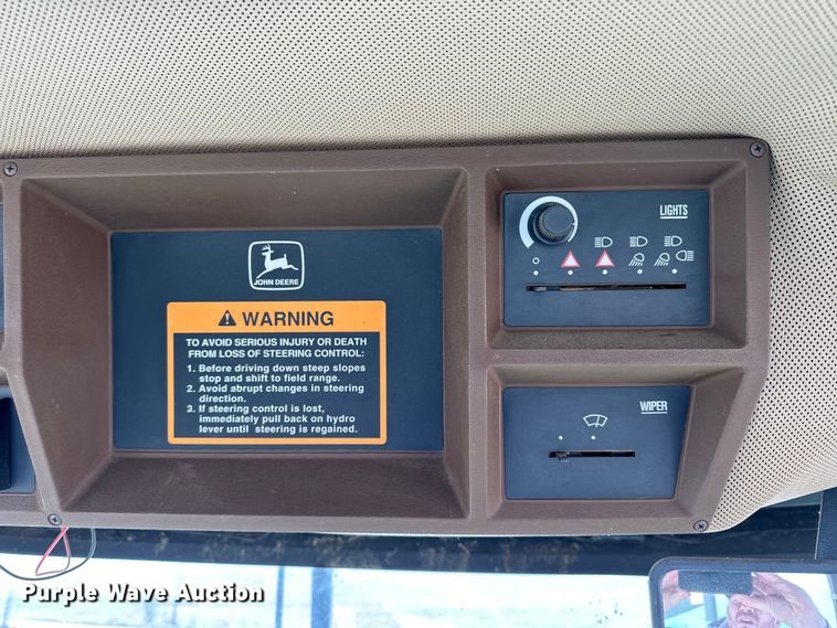 image for item NJ9391 2001 John Deere 4890 SP swather / windrower