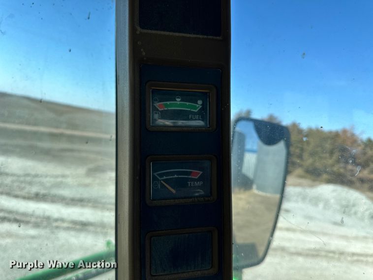 image for item NJ9391 2001 John Deere 4890 SP swather / windrower