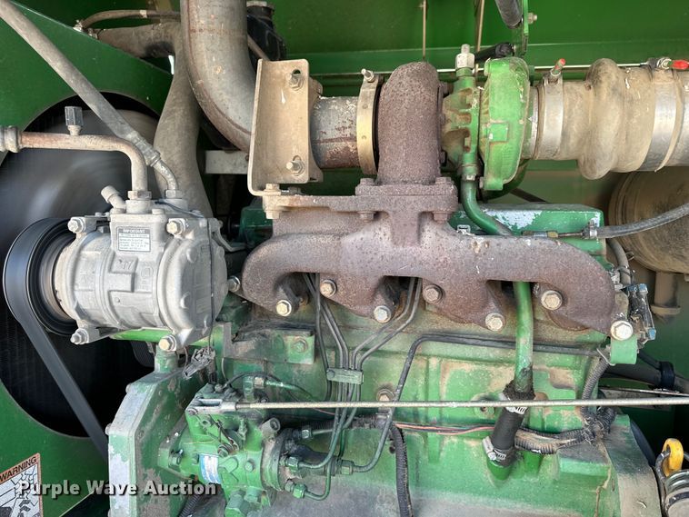 image for item NJ9391 2001 John Deere 4890 SP swather / windrower