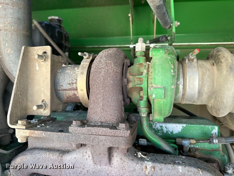 image for item NJ9391 2001 John Deere 4890 SP swather / windrower