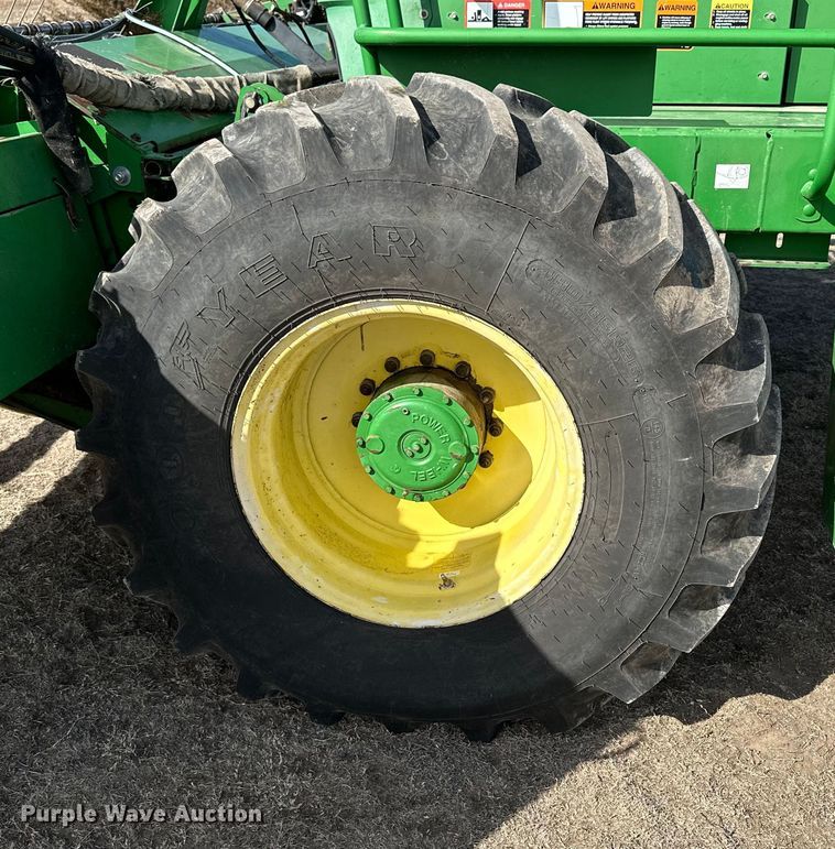 image for item NJ9391 2001 John Deere 4890 SP swather / windrower