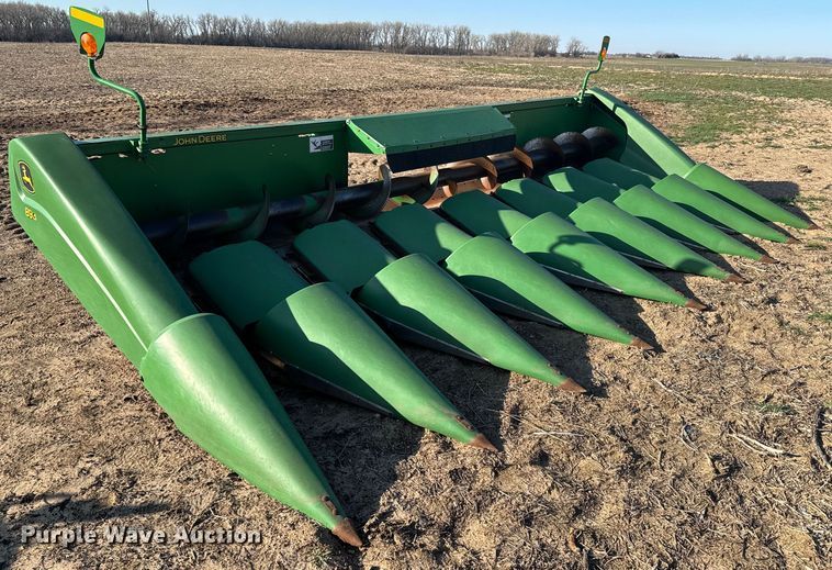 image for item NU9409 John Deere 893 corn head
