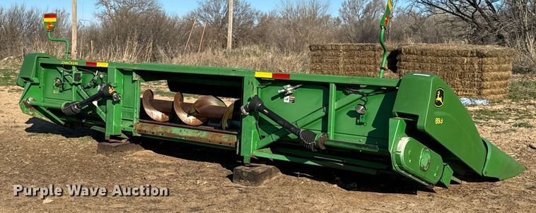 image for item NU9409 John Deere 893 corn head