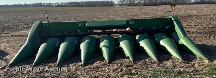 image for item NU9409 John Deere 893 corn head