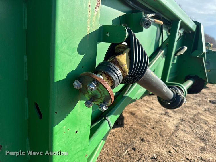 image for item NU9409 John Deere 893 corn head