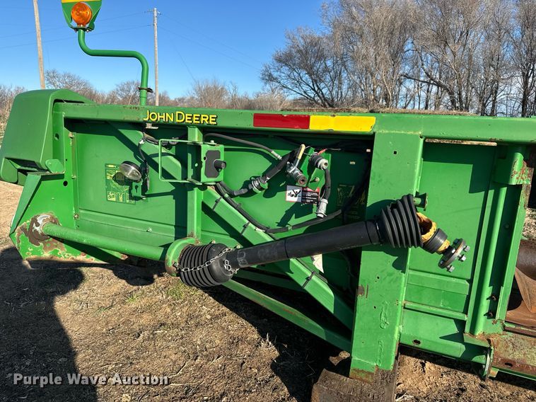 image for item NU9409 John Deere 893 corn head