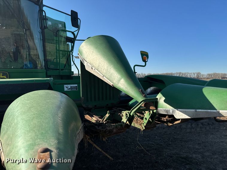 image for item NU9409 John Deere 893 corn head