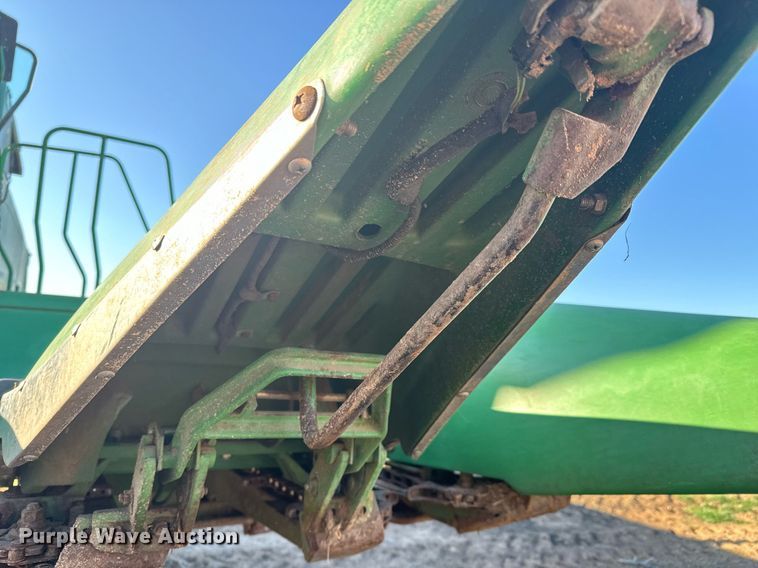 image for item NU9409 John Deere 893 corn head