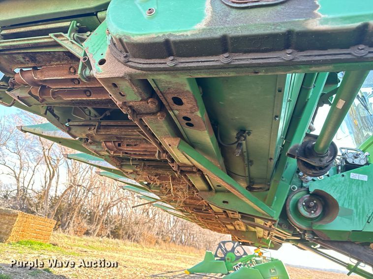 image for item NU9409 John Deere 893 corn head