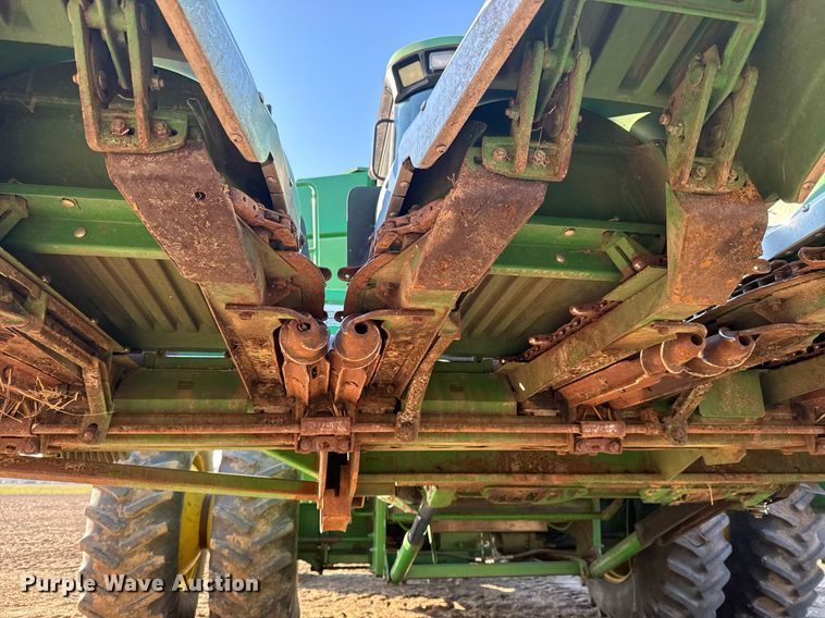 image for item NU9409 John Deere 893 corn head