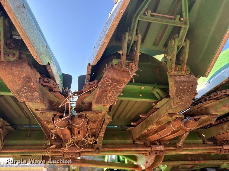 image for item NU9409 John Deere 893 corn head