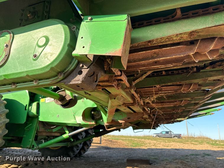 image for item NU9409 John Deere 893 corn head