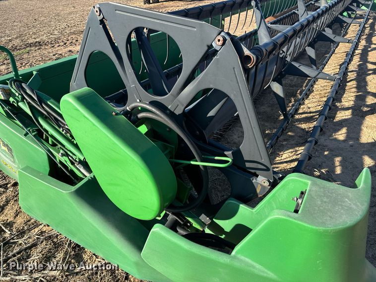 image for item NU9410 John Deere 930F flex head