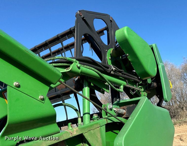 image for item NU9410 John Deere 930F flex head