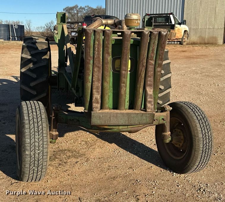 image for item NU9453 1967 John Deere 1020 tractor