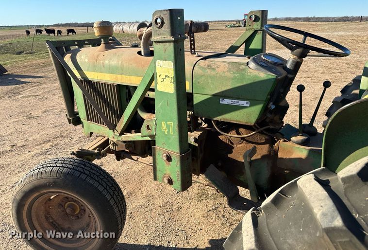 image for item NU9453 1967 John Deere 1020 tractor