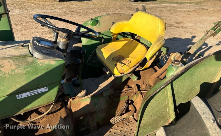 image for item NU9453 1967 John Deere 1020 tractor