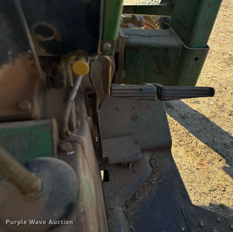 image for item NU9453 1967 John Deere 1020 tractor