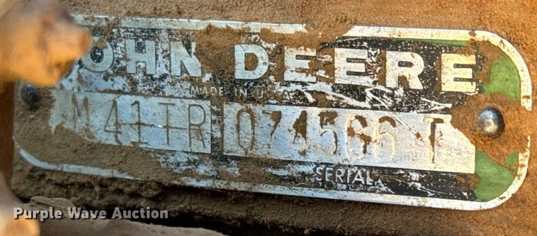 image for item NU9453 1967 John Deere 1020 tractor