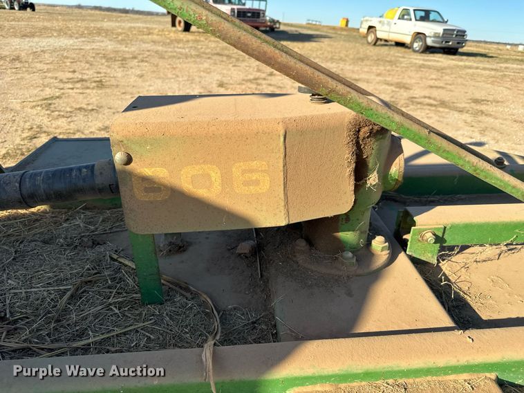 image for item NU9453 1967 John Deere 1020 tractor