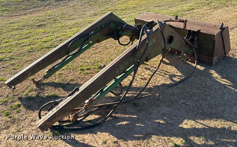 image for item NU9453 1967 John Deere 1020 tractor