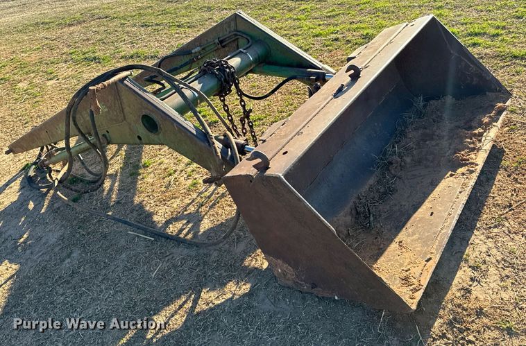 image for item NU9453 1967 John Deere 1020 tractor