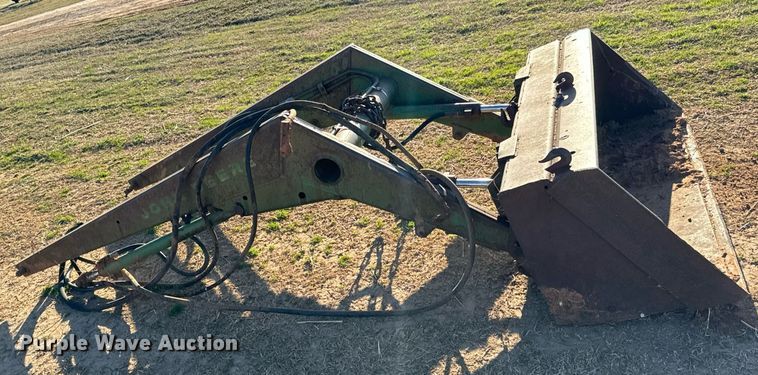 image for item NU9453 1967 John Deere 1020 tractor