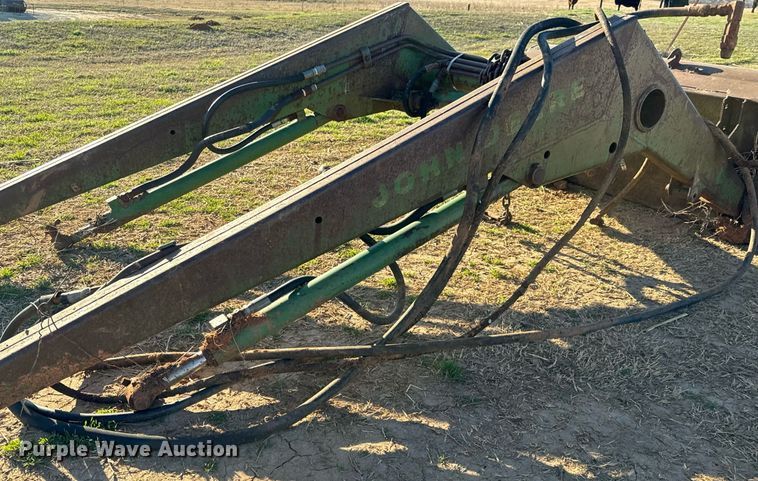 image for item NU9453 1967 John Deere 1020 tractor