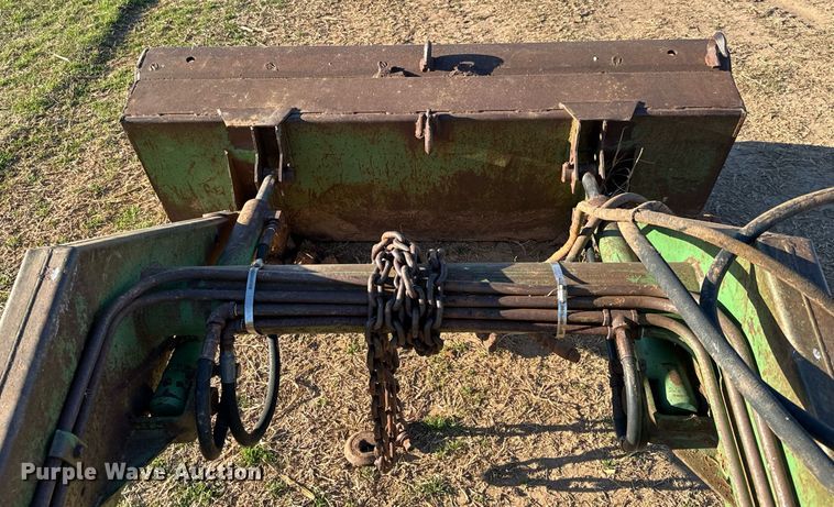 image for item NU9453 1967 John Deere 1020 tractor