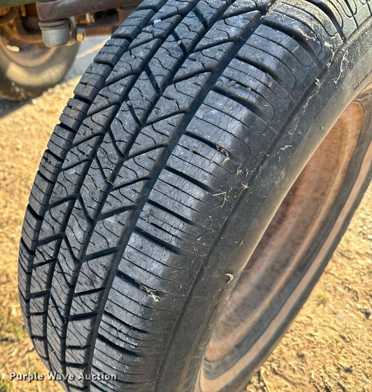 image for item NU9453 1967 John Deere 1020 tractor