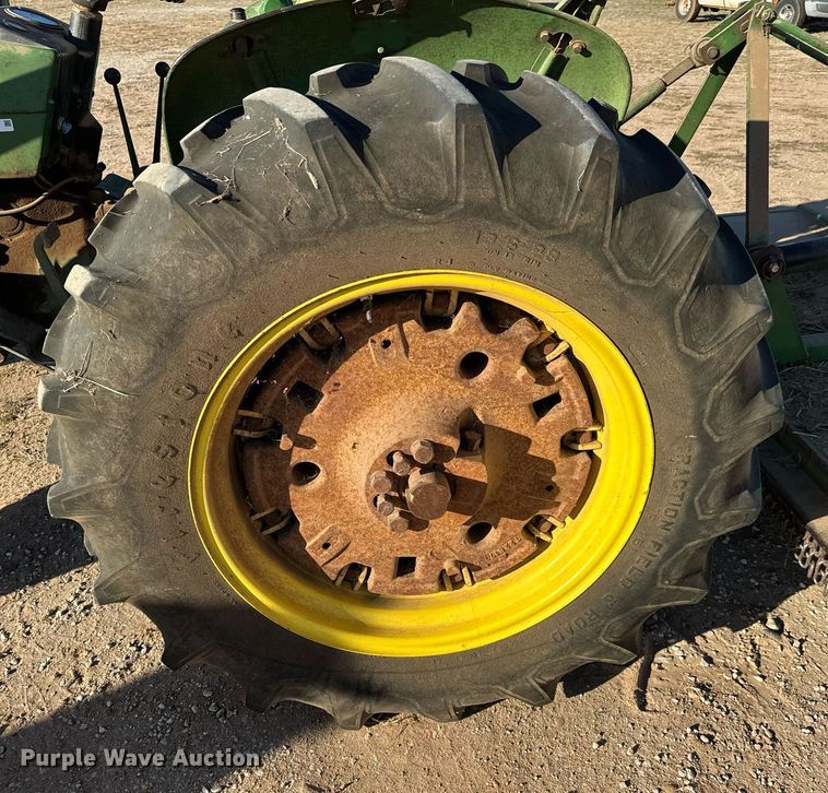 image for item NU9453 1967 John Deere 1020 tractor