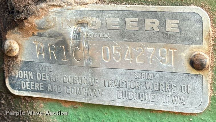 image for item NU9453 1967 John Deere 1020 tractor