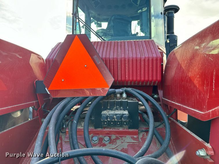 image for item NU9461 2014 Versatile 2375 tractor