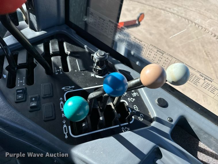 image for item NU9461 2014 Versatile 2375 tractor