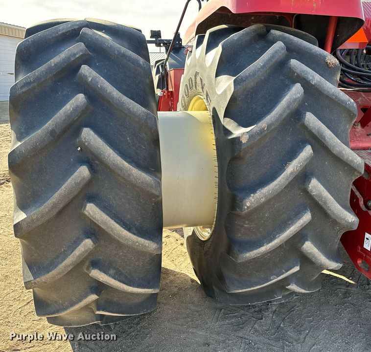 image for item NU9461 2014 Versatile 2375 tractor