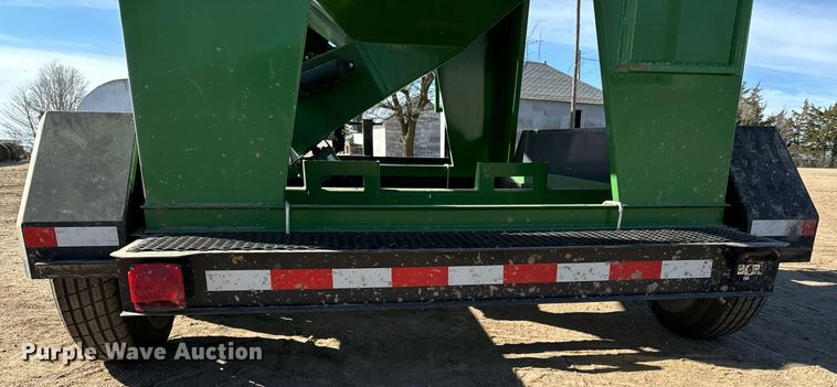 image for item NU9462 Patriot  330 seed tender