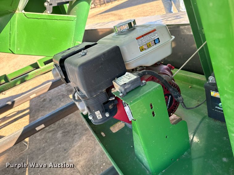 image for item NU9462 Patriot  330 seed tender