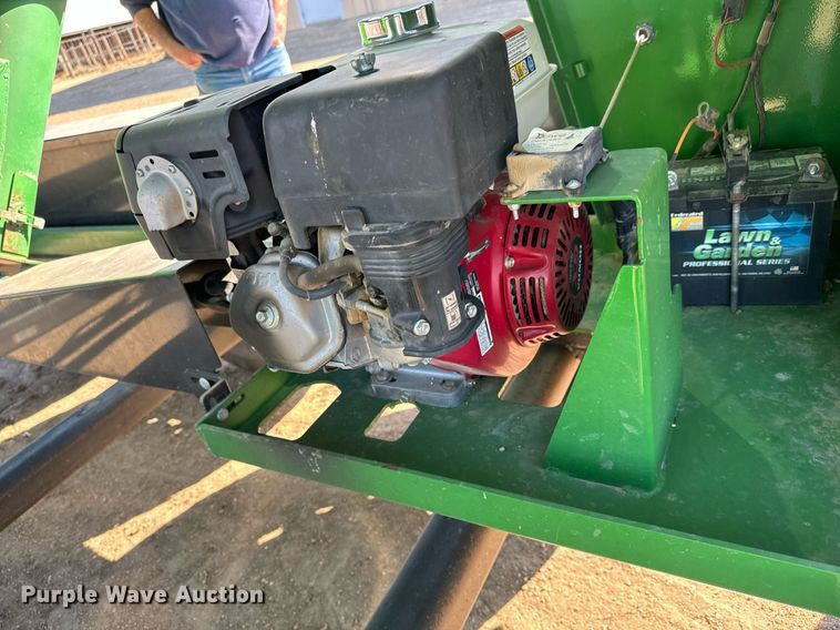 image for item NU9462 Patriot  330 seed tender