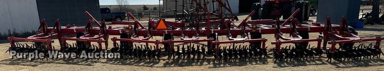 image for item NU9463 Sunflower 3672-35 sweep plow