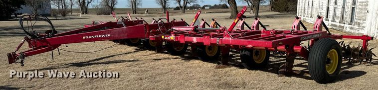 image for item NU9463 Sunflower 3672-35 sweep plow