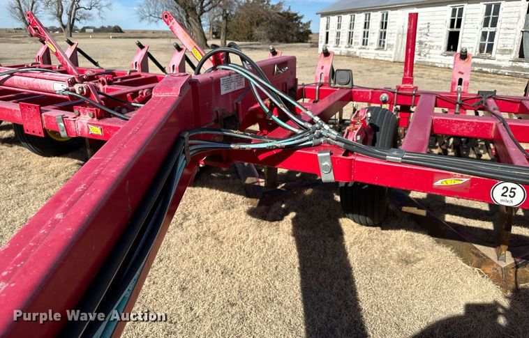 image for item NU9463 Sunflower 3672-35 sweep plow